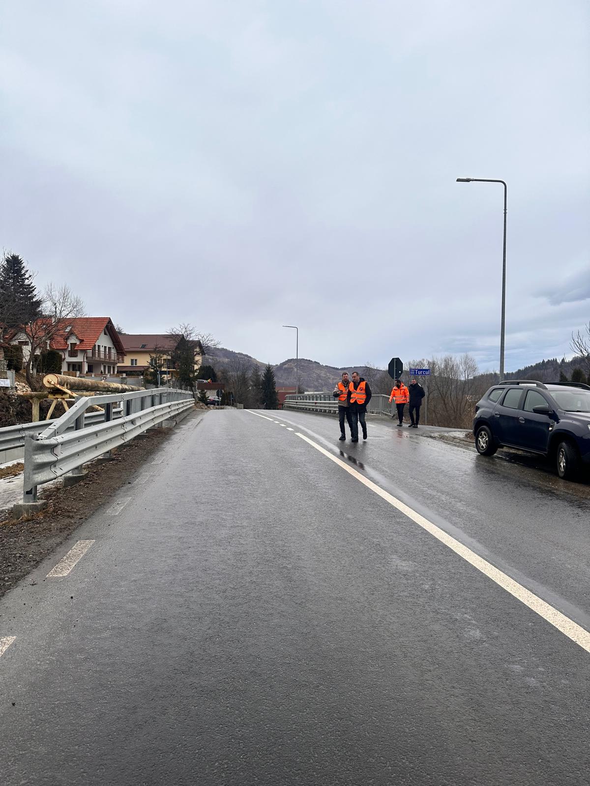 Drumul care leagă satele