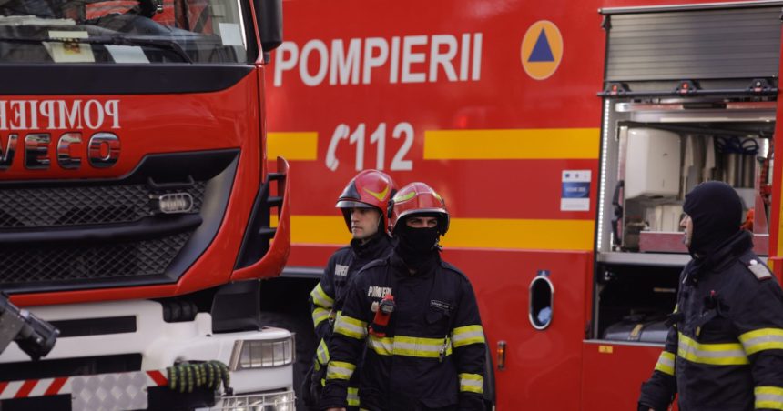 Adolescent mort în incendiu incendiu Incendiu Incendiu incendiu Incendiu Incendiu COSTINEȘTI Incendiu