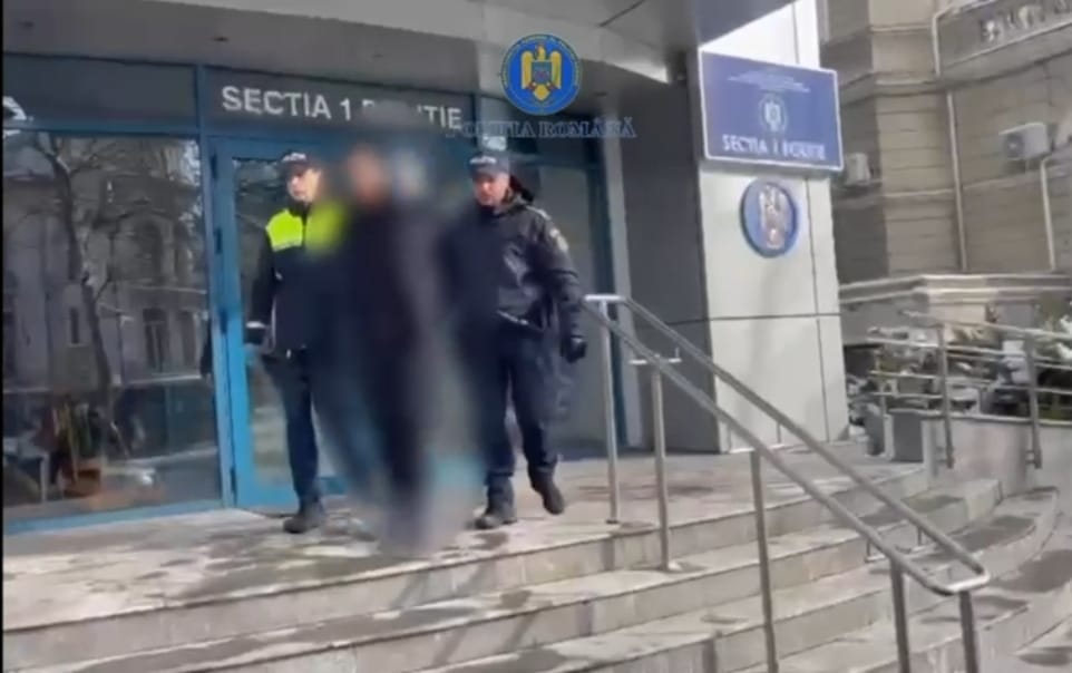 Bărbat reținut de polițiști