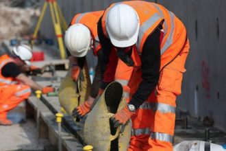 90.000 de noi lucrători