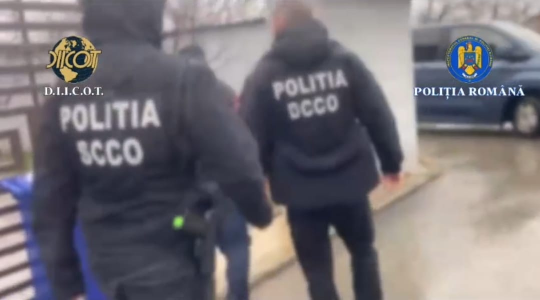 Doi tineri reținuți