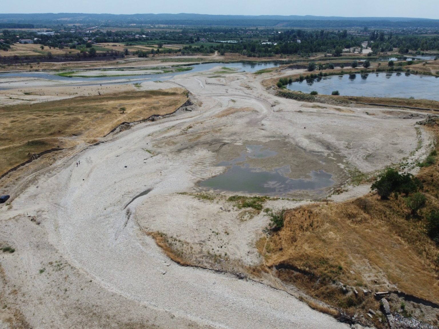 Percheziții la balastierele