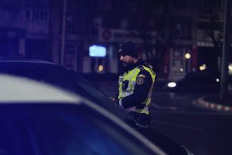 Fără permis și sub influența alcoolului: