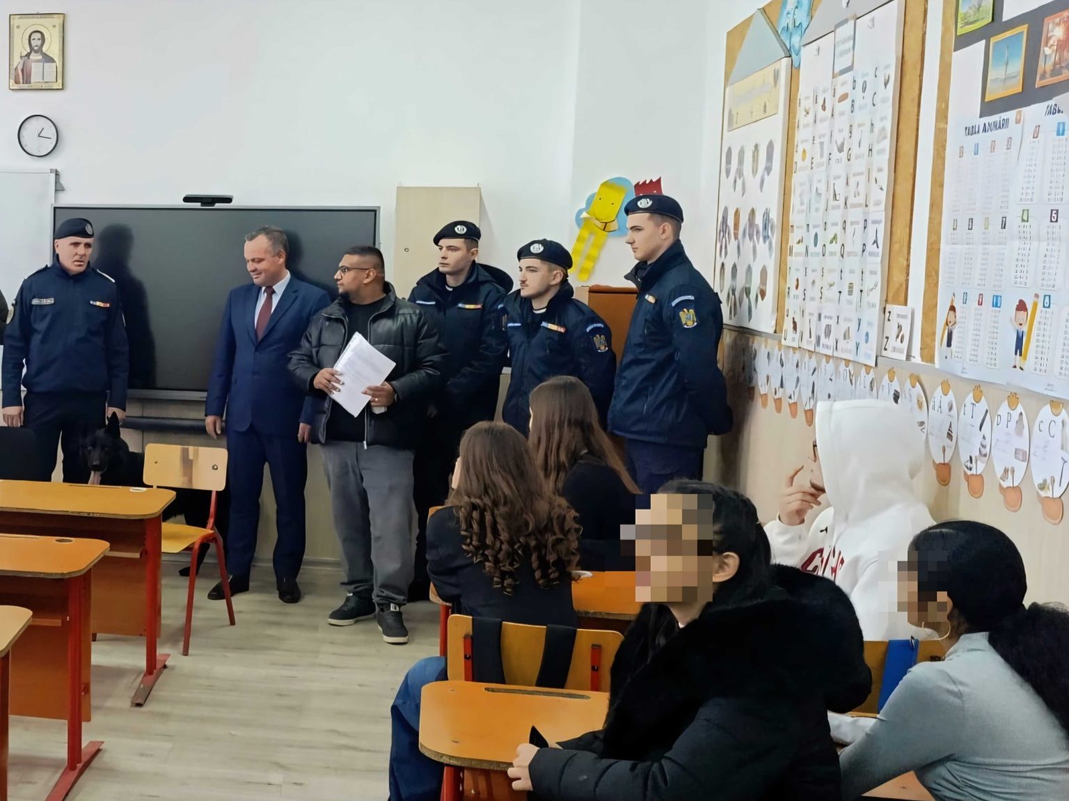 Jandarmii și polițiștii