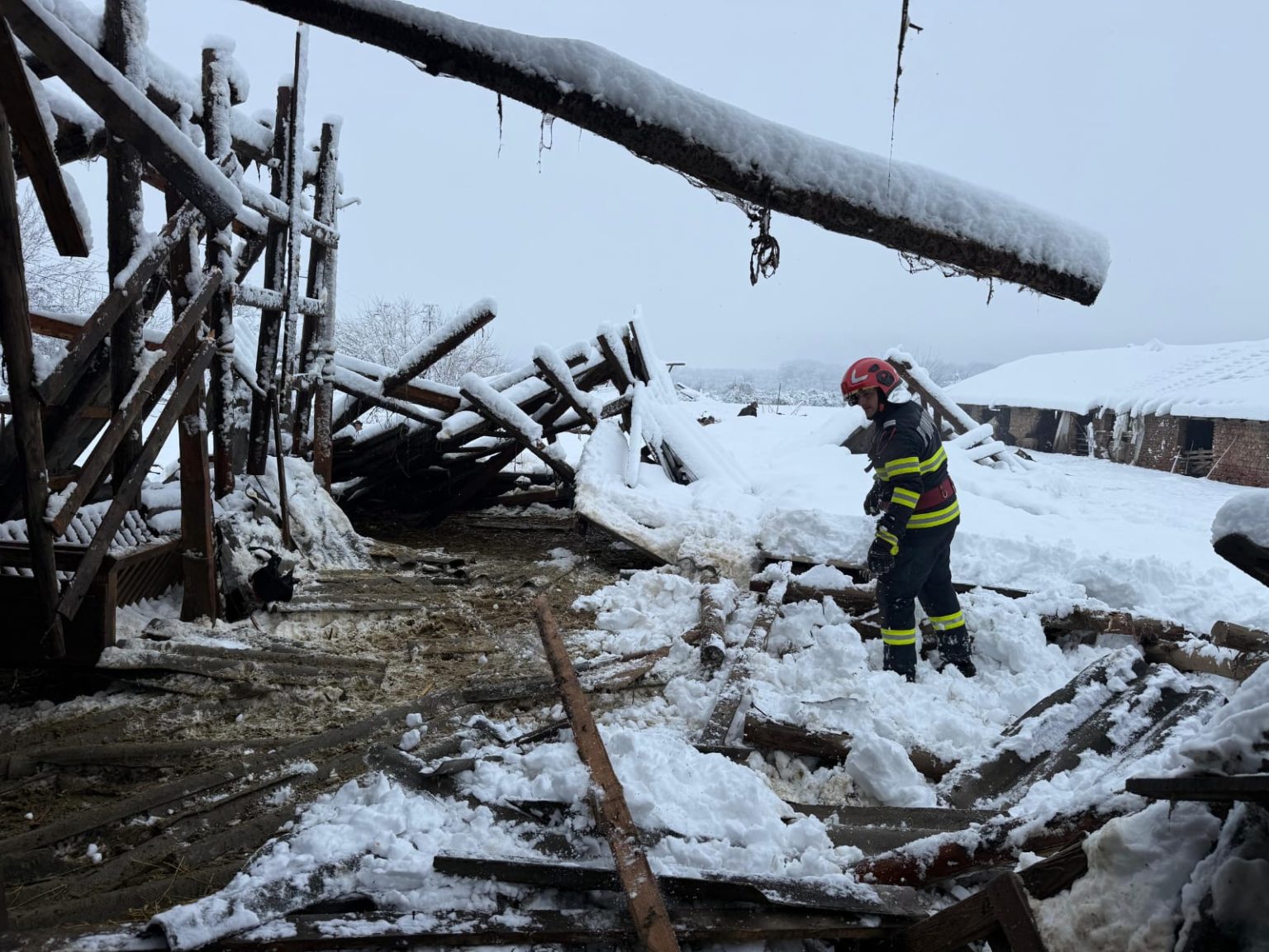 Acoperiș prăbușit