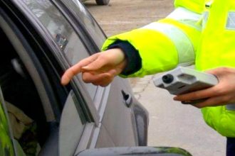 Femeie prinsă beată