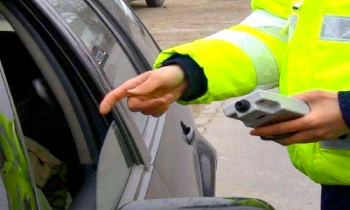 Femeie prinsă beată