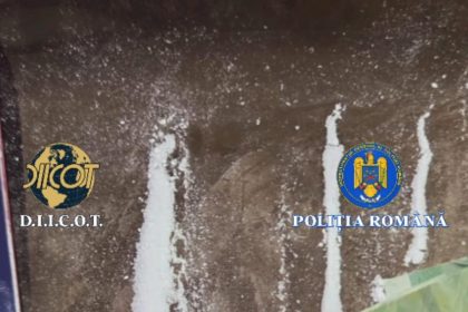 Trei traficanți de droguri