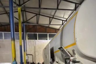 Șofer prins sustrăgând