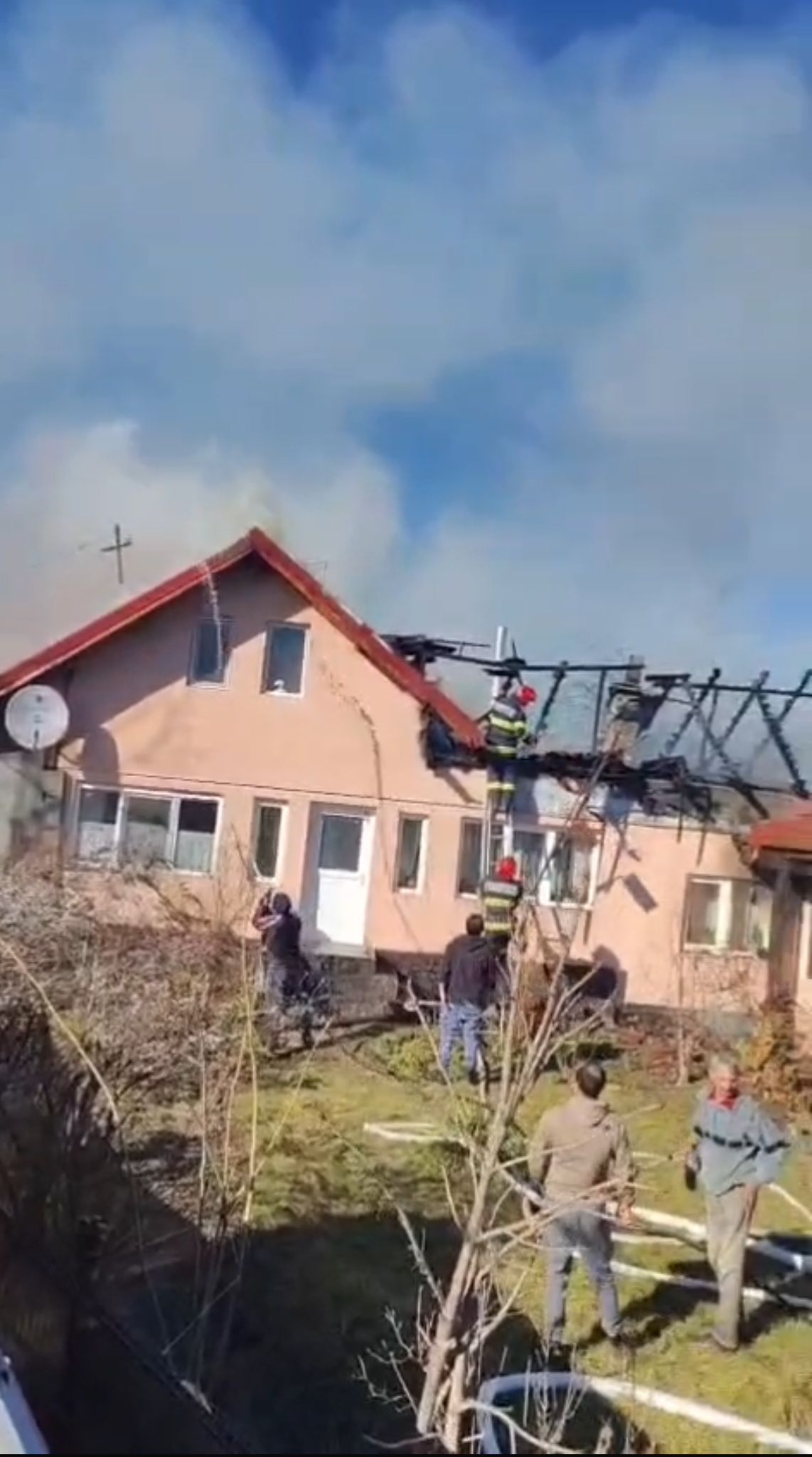 Incendiu la o locuință