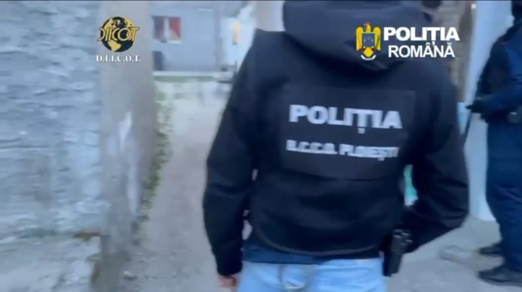 Bărbat și femeie arestați