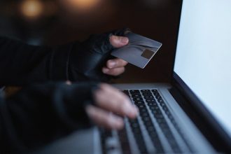 Atenție la fraude online
