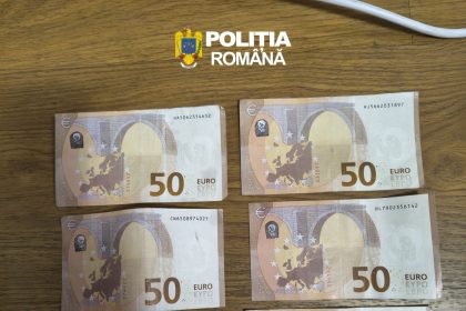 Trei tineri cercetați