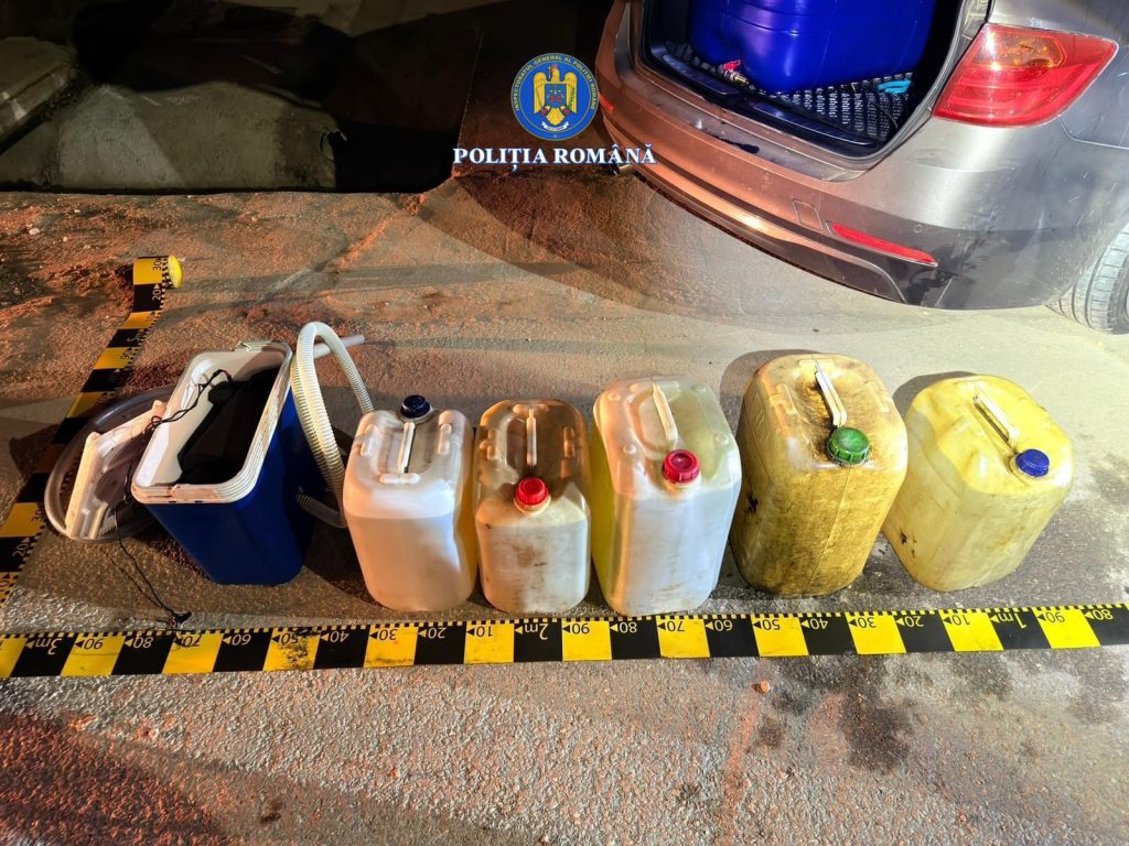 Doi tineri arestați preventiv