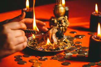 Trei false vrăjitoare