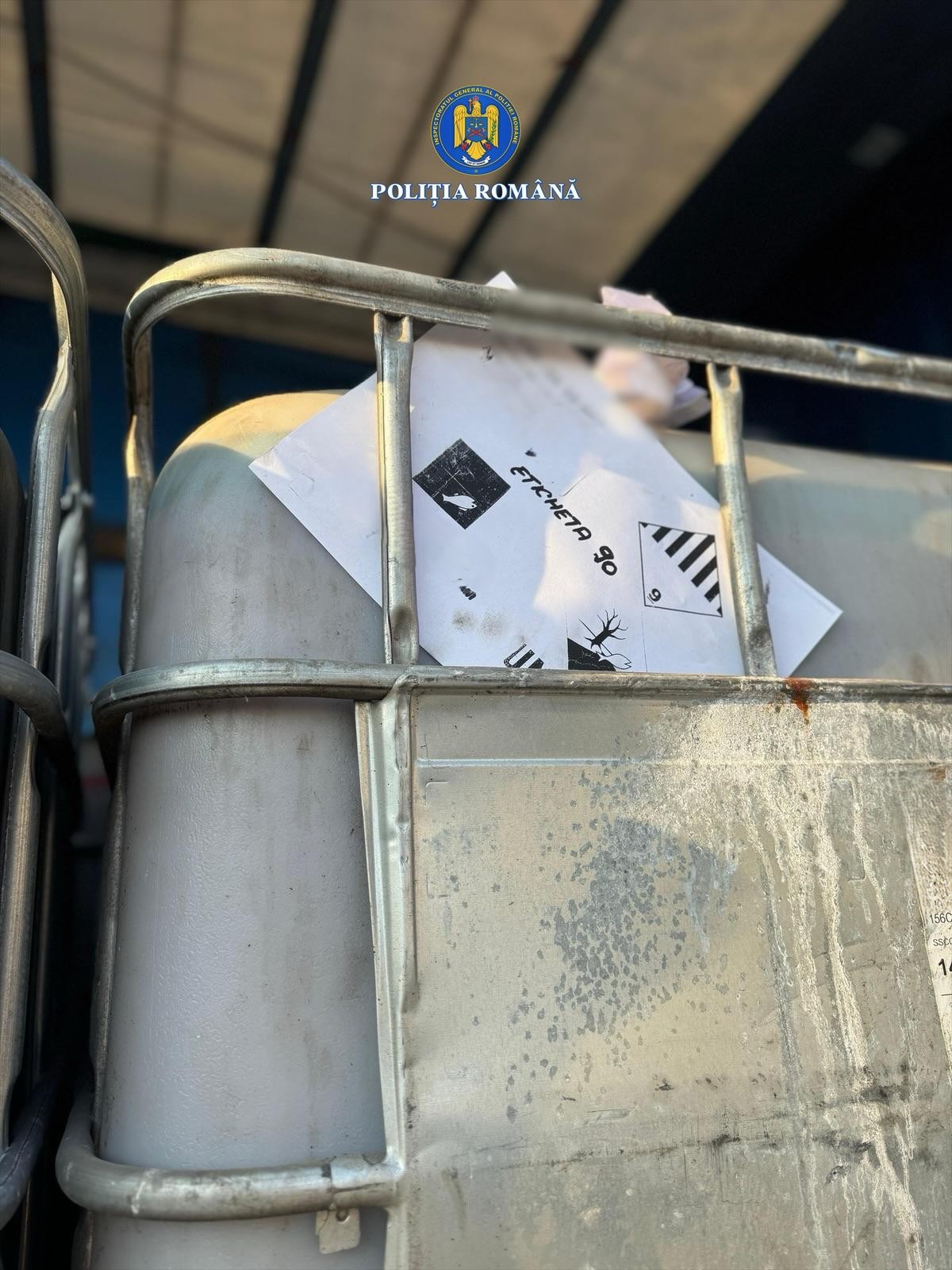 Percheziții la firme