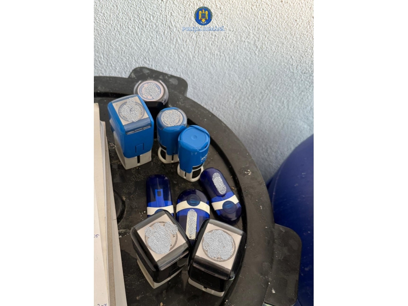 Percheziții în șase județe