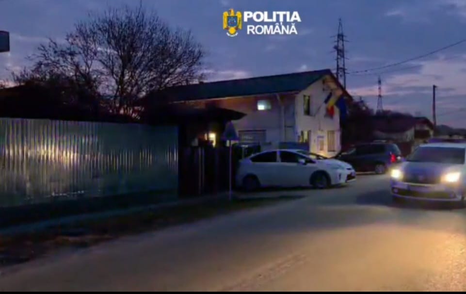 Percheziții și rețineri