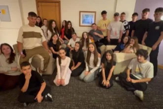 Elevi din Vrancea, blocați în Dubai