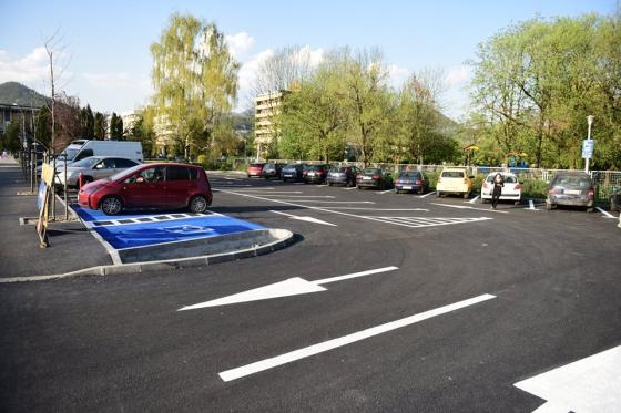 Parcările din cartierele