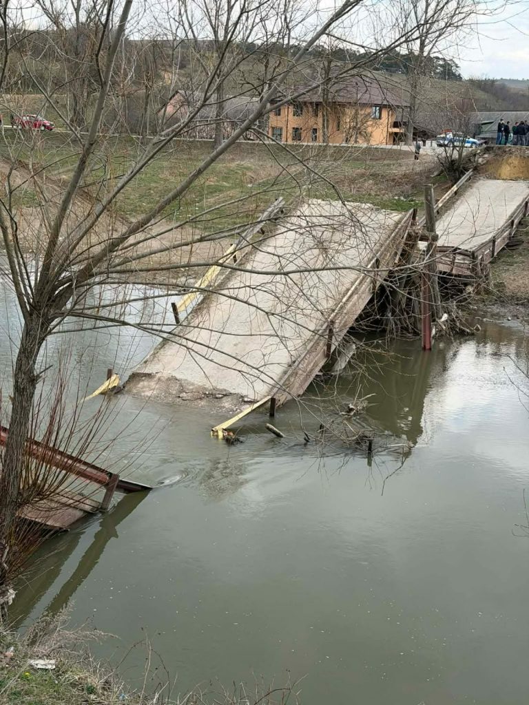 Sute de oameni afectați 