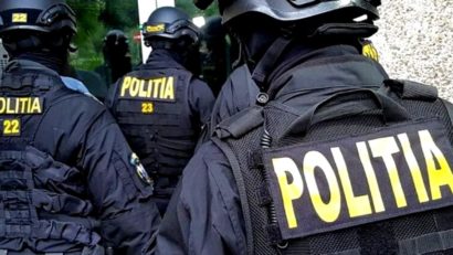 Percheziții într-un caz de fraudă online deșeuri