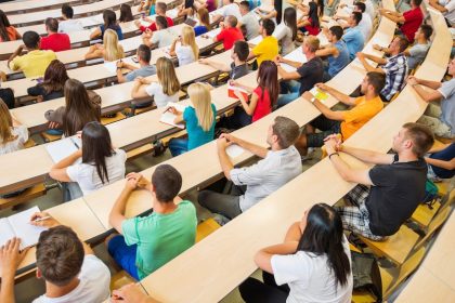 Peste 39.000 de studenți