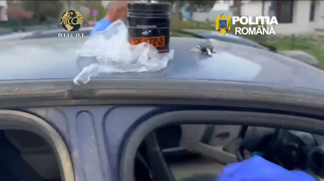 Doi bărbați arestați pentru trafic de droguri