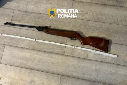 Armă deținută ilegal,