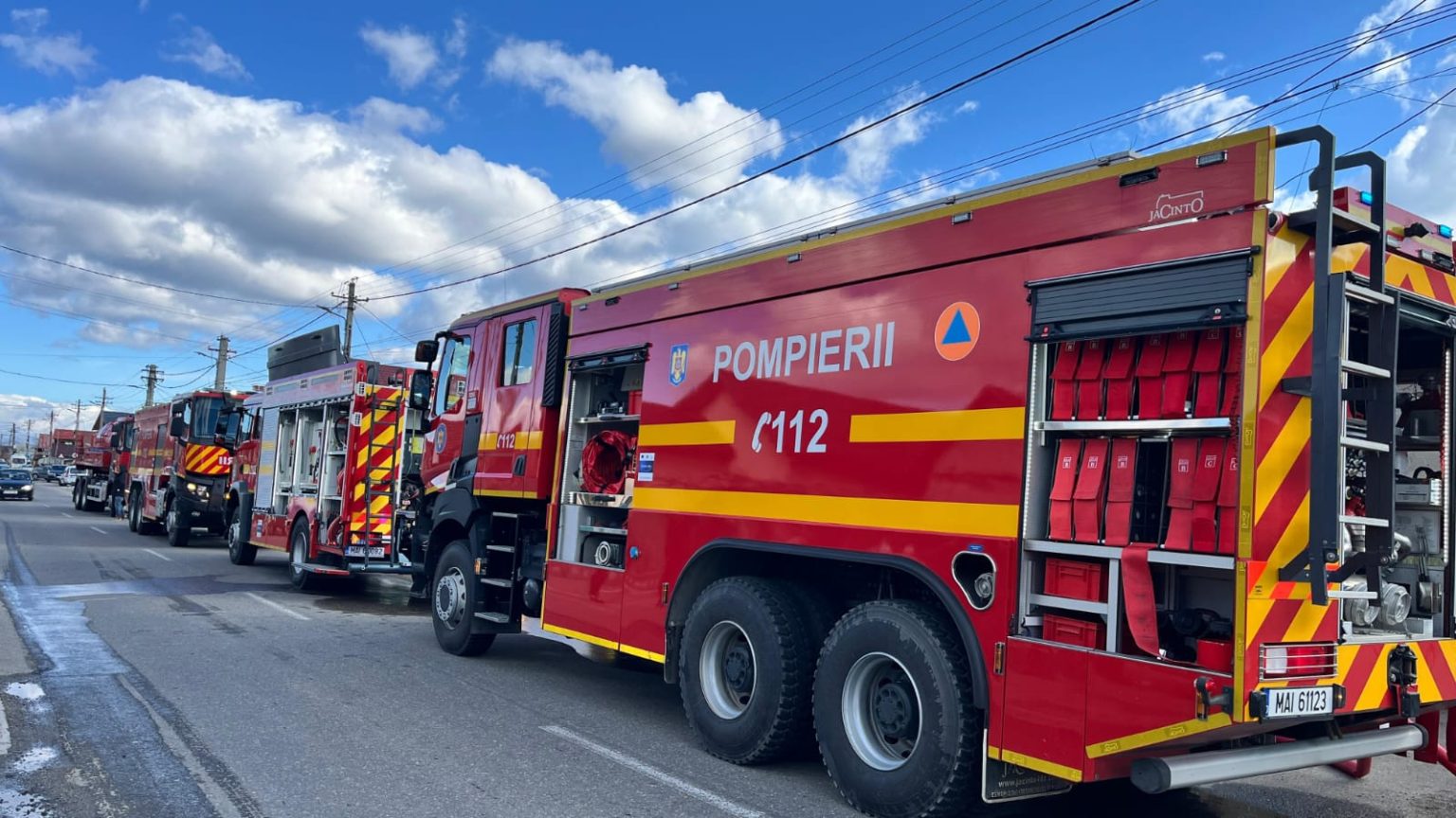 Incendiu puternic într-o gospodărie