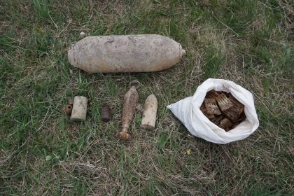 Aproape 600 de elemente de muniție