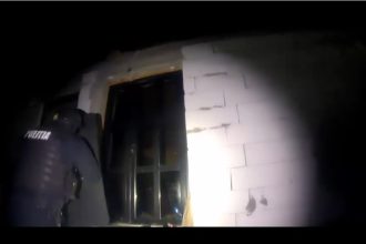 Momentul când bărbatul a fost împușcat