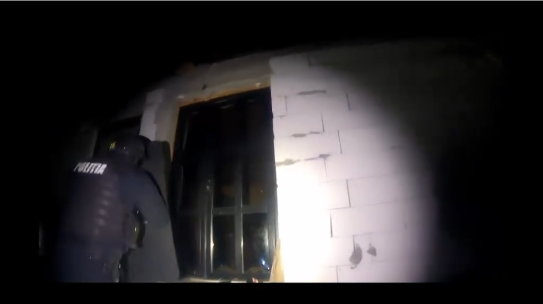 Momentul când bărbatul a fost împușcat