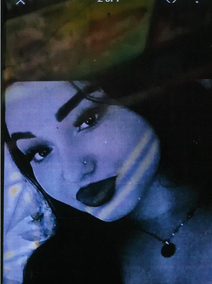 Adolescentă de 16 ani