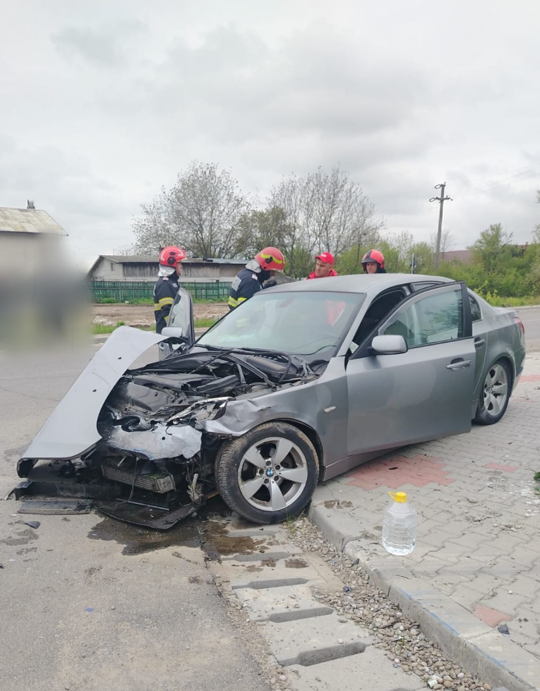 Accident grav cu două mașini