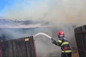 Incendiu puternic la Brebu