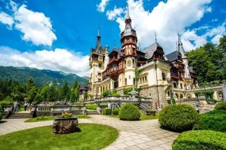 Românii sunt îndemnați să își facă vacanțele în țară