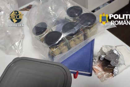 Droguri vândute elevilor