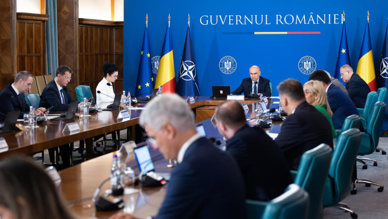 Guvernul limitează cumulul pensie–salariu