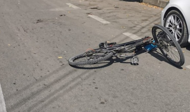 Biciclist rănit într-un accident