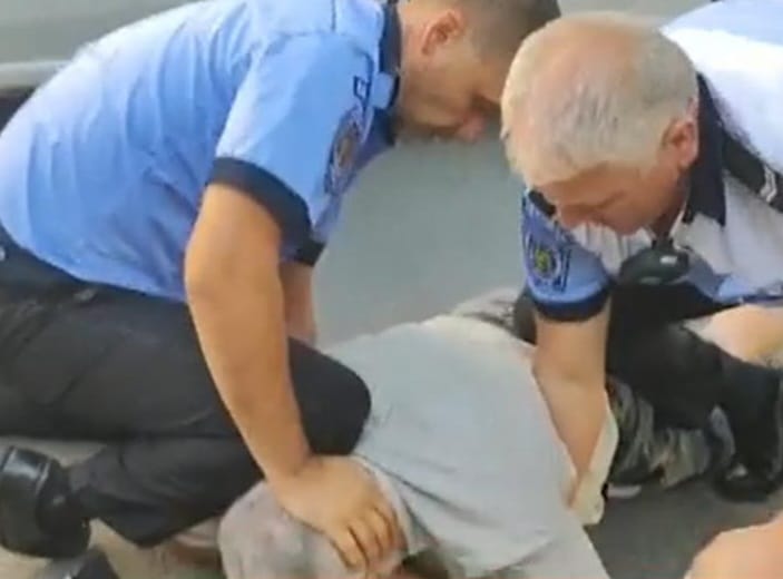 Scandal la o pensiune.