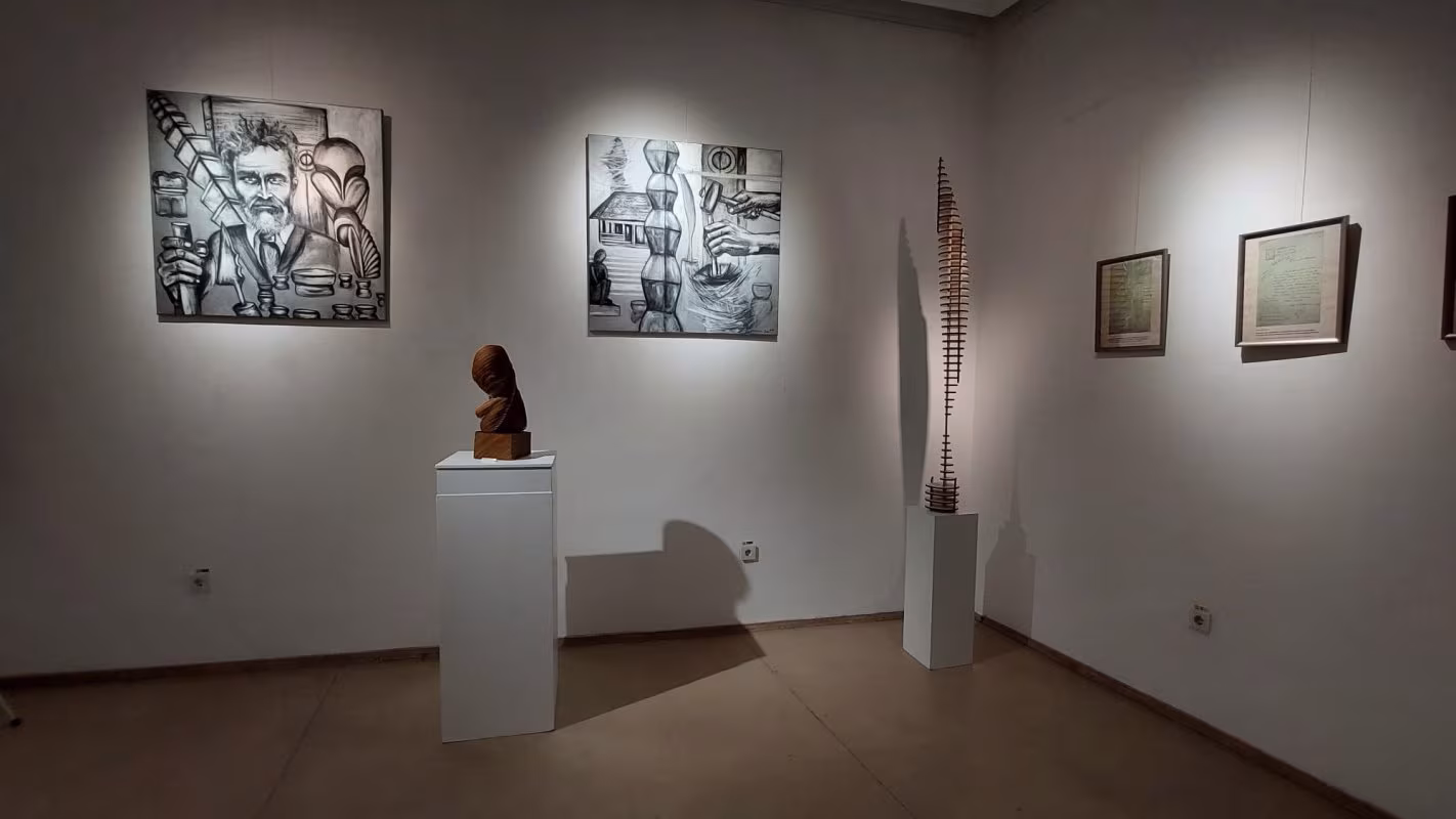 Expoziție dedicată lui Brâncuși
