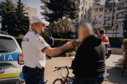 145 de pietoni și bicicliști,