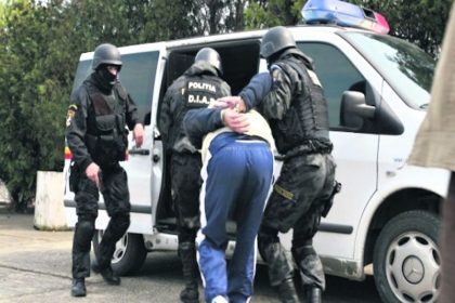 Bărbat cercetat