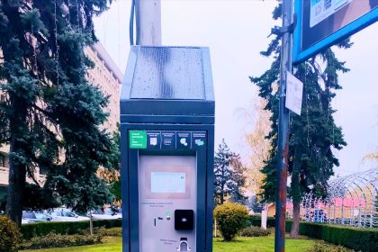 Revine taxa de 2 lei
