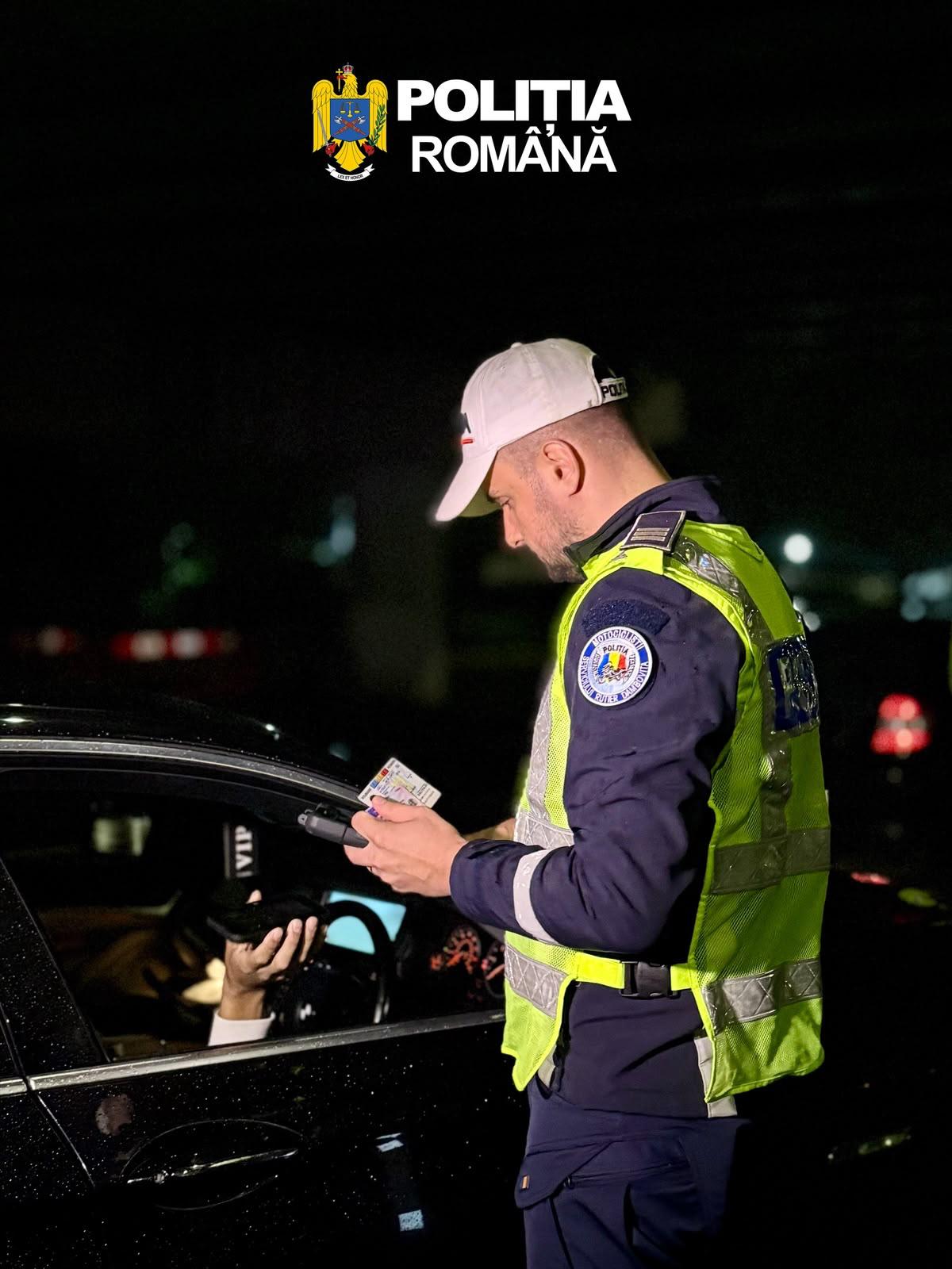 Doi șoferi depistați fără drept de a conduce