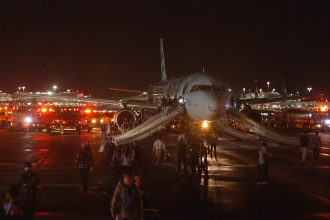 Avion aflat în curs de decolare