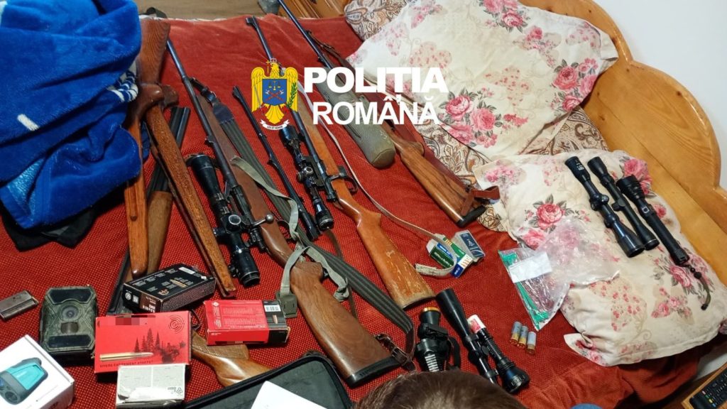 Percheziții într-un dosar de braconaj.