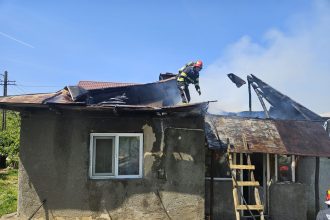 Incendiu la o locuință