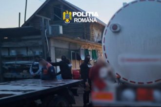 Doi bărbați reținuți după furt